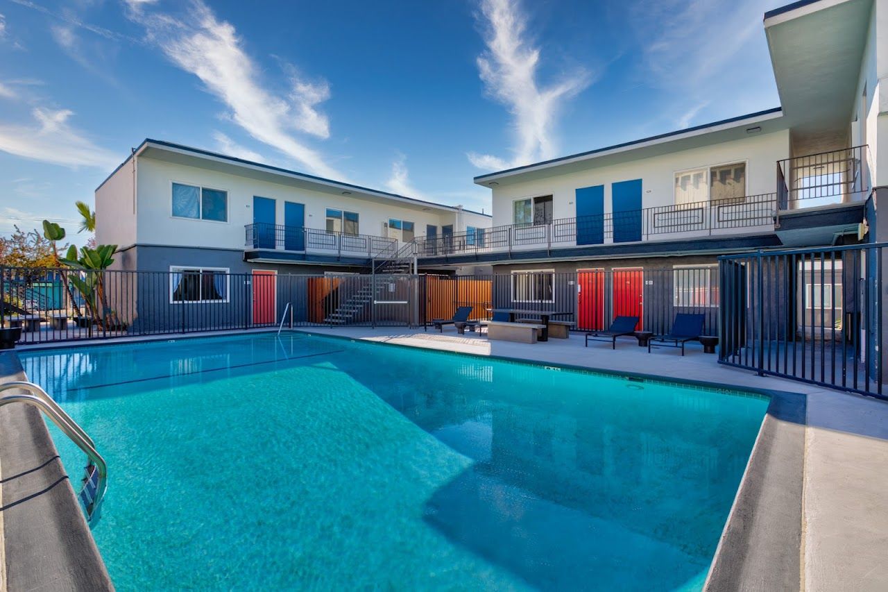 2802 Pico