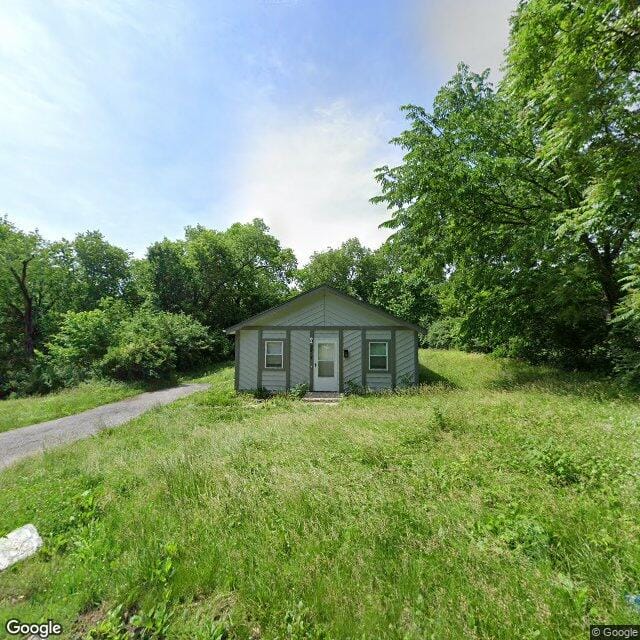 2915 E 77th Ter