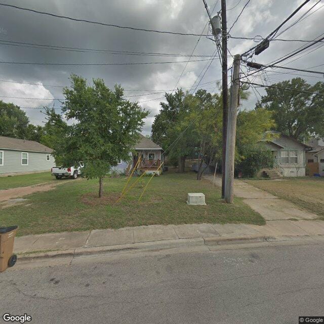 2921 E 13th St