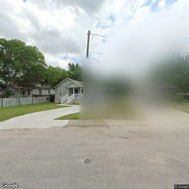 2923 E 13th St