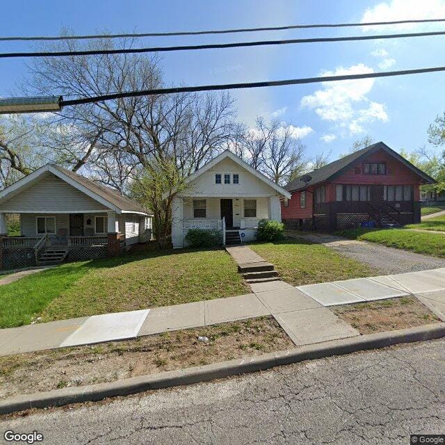 3003 E 51st St