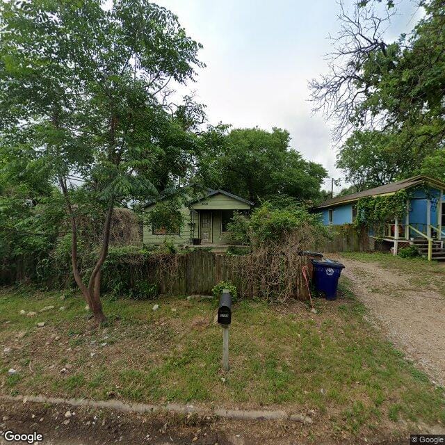 3209 E 16th St