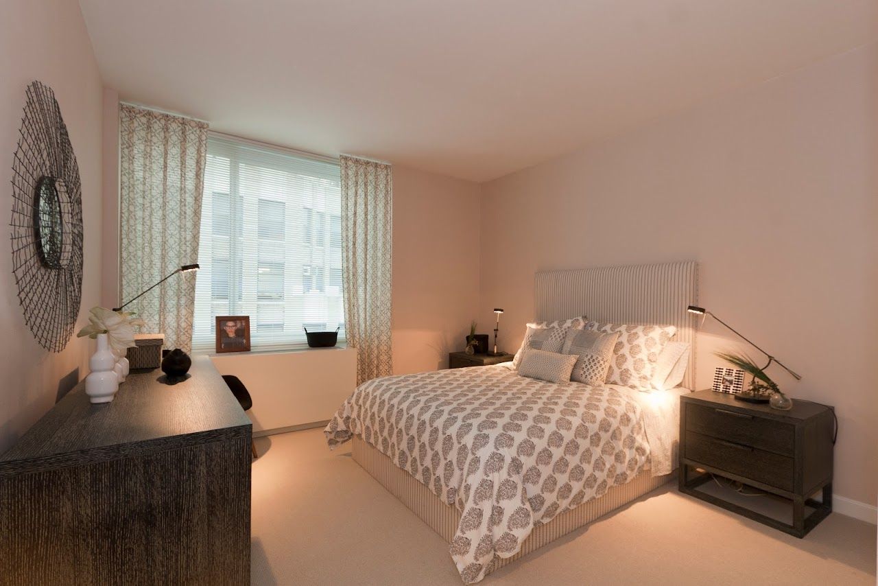 330 W 39th St