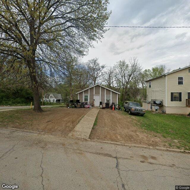 3702 E 70th St