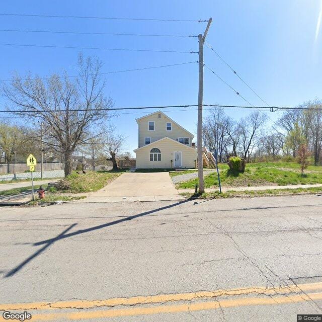 3731 33 E 9th Street