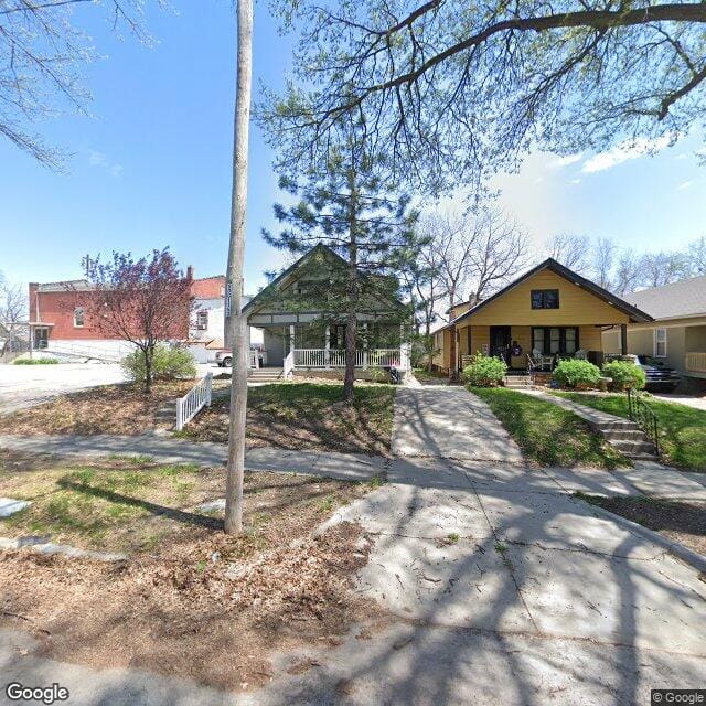 4111 Agnes Ave
