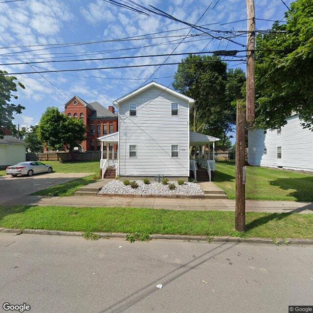 418 Chestnut St