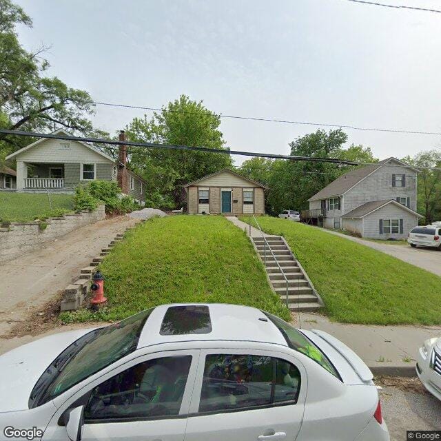 4223 E 60th Ter