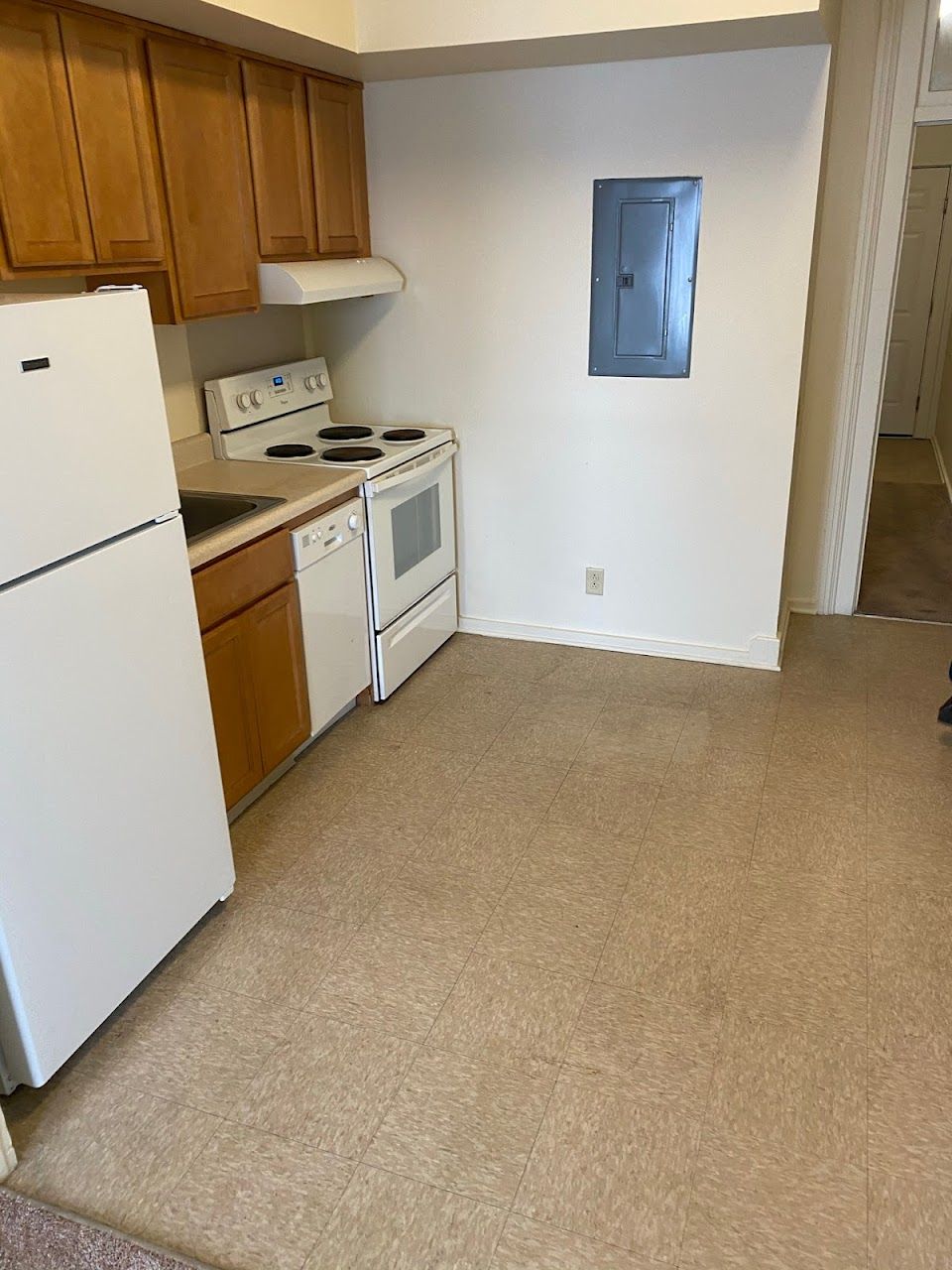 444 W Main St
