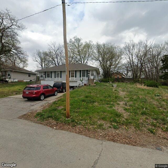 4658 E 37th Ter