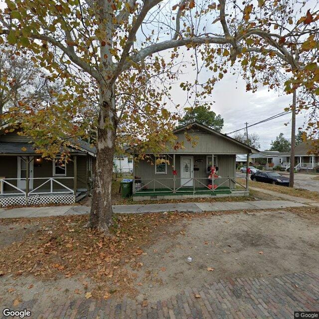 521 Swann St