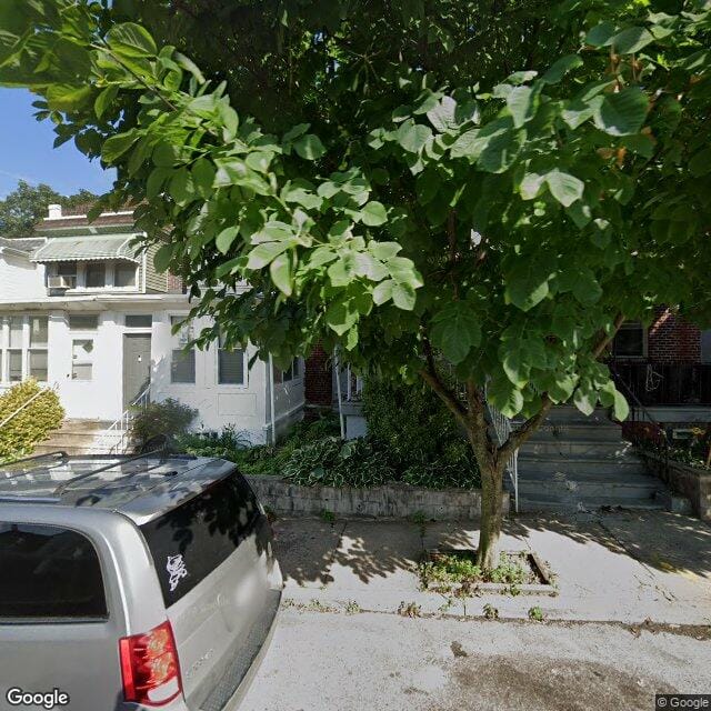 532 E Mayland St