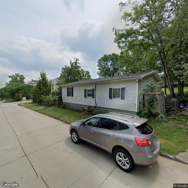 557 N Elm Ave