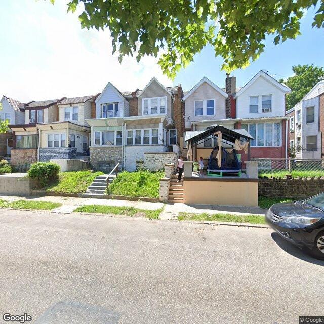 5822 N 12th St