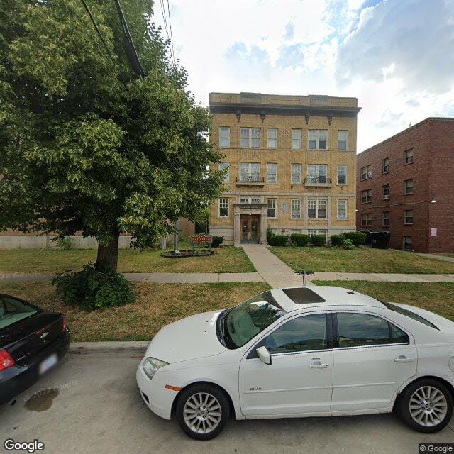 590 Parkview Apts