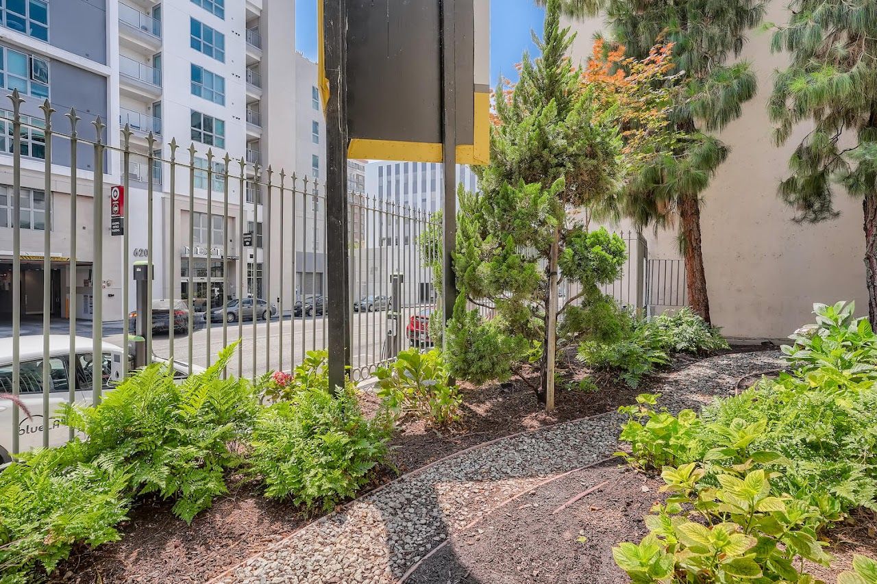 611 Virgil Village