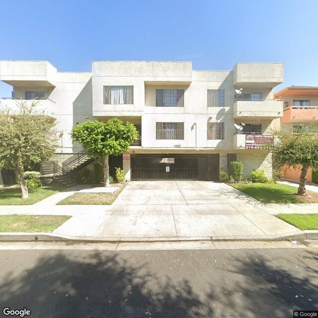 615 Manhattan Apartments