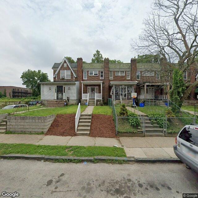 640 E Locust Ave