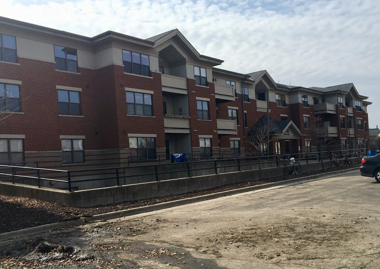 641 W Main St