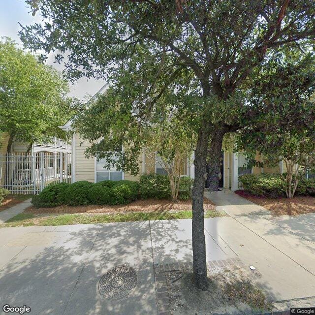 670 King St Apts (Was Crosstown Apts)