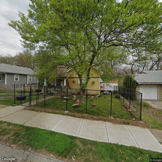 6737 Askew Ave