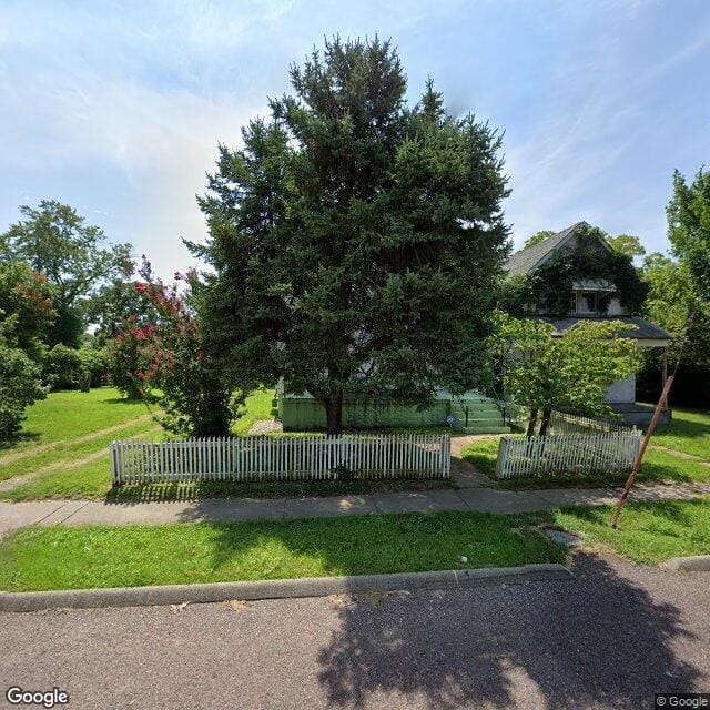 6750 Raymond Ave