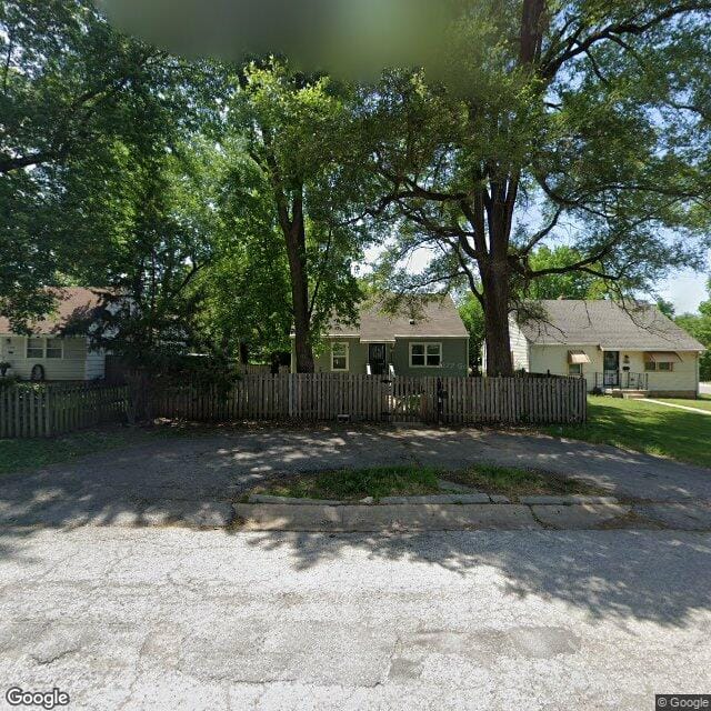 7104 Tracy Ave