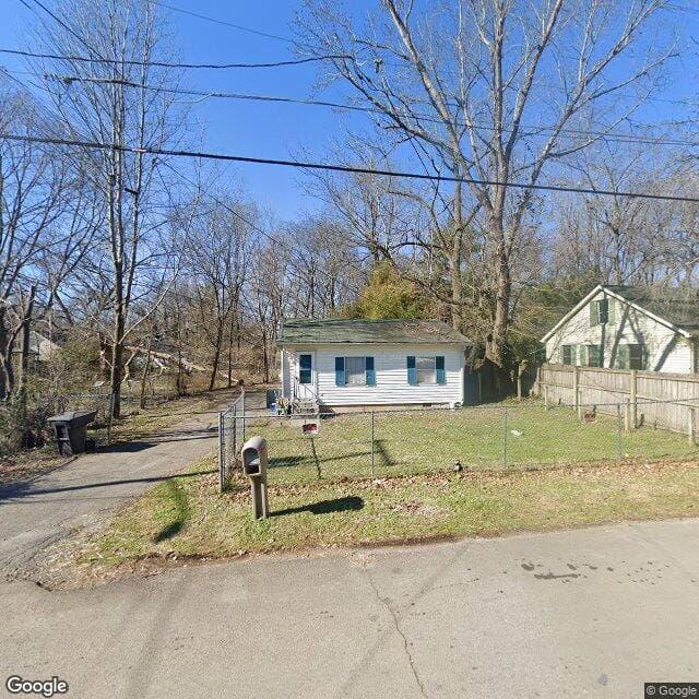 711 Lee St