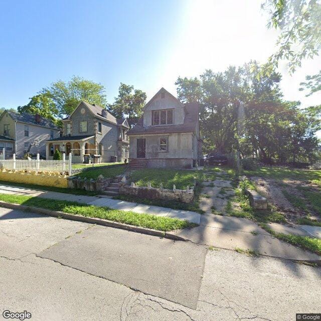 725 Cypress Ave