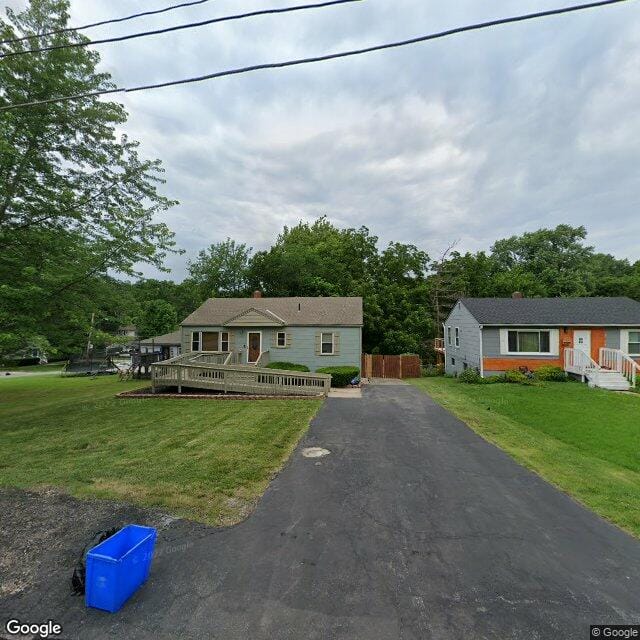 8136 Oak St