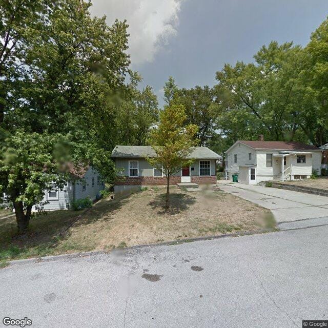 8237 Jefferson Ave