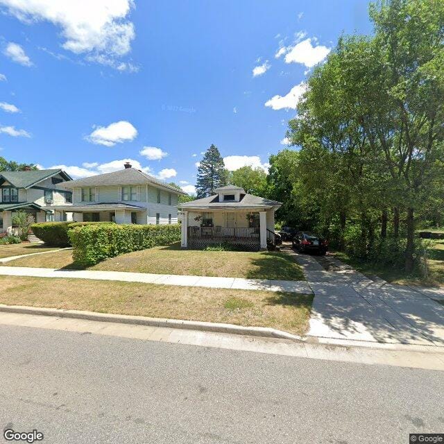 826 Diamond Ave
