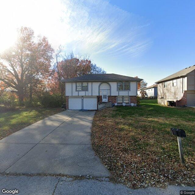 8704 Ln Ave
