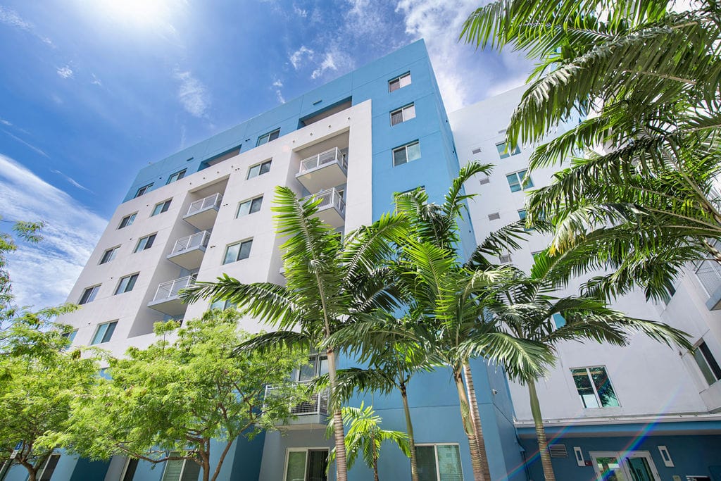 890 Nw 69th St