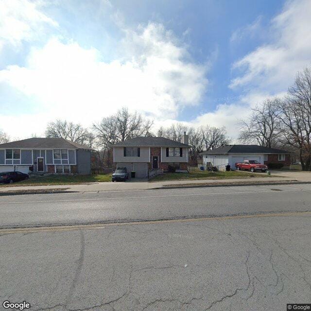 8911 E 87th St