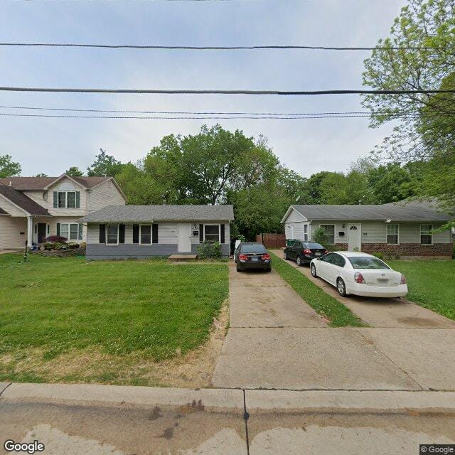 907 N Elm Ave