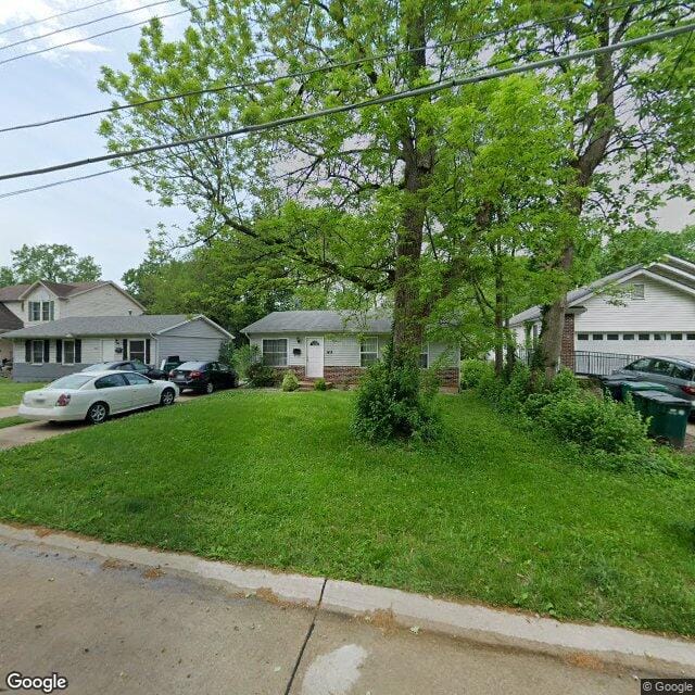 911 N Elm Ave