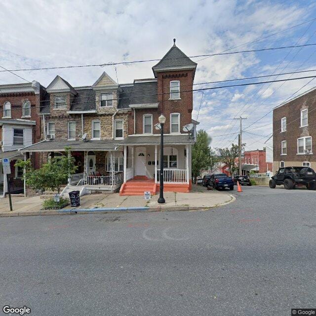 941 E Fourth St