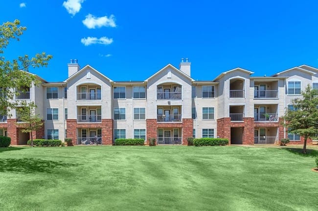 Addison Park Apts