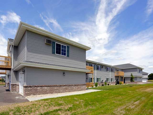 Airport Park Apts
