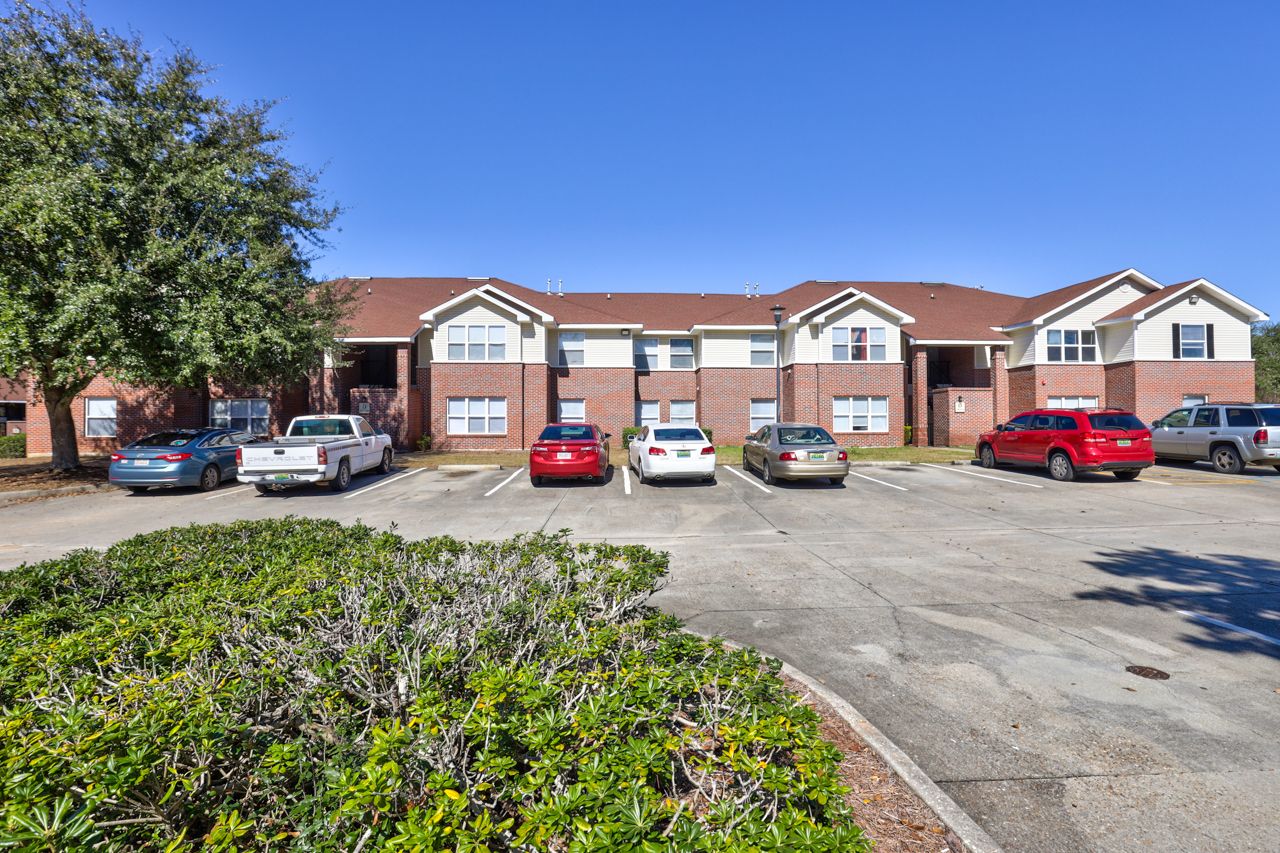 Alabaster Bay Apts