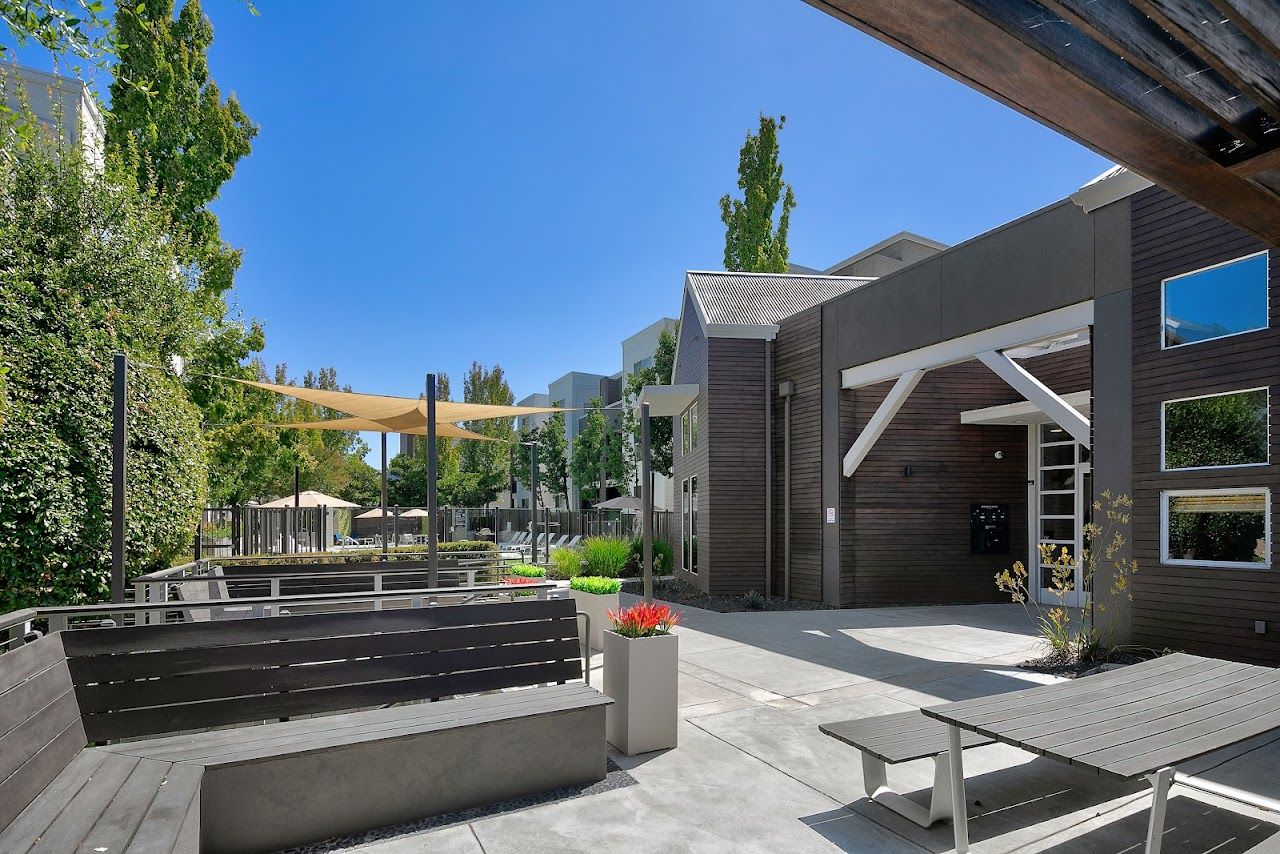 Almaden Lake Village Apts