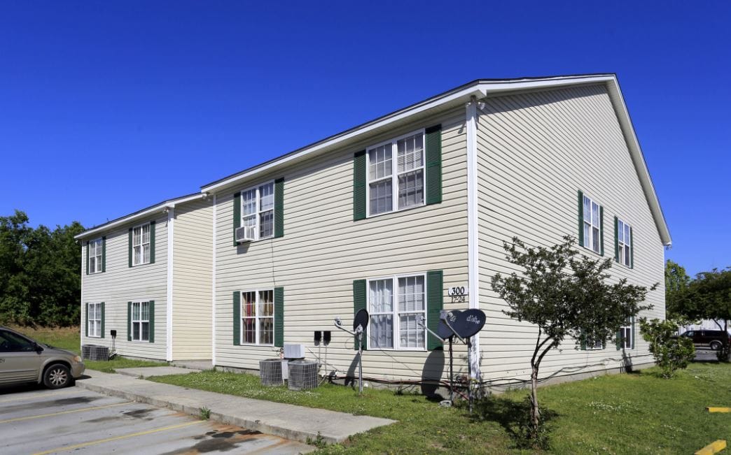 Alston Lake Apts