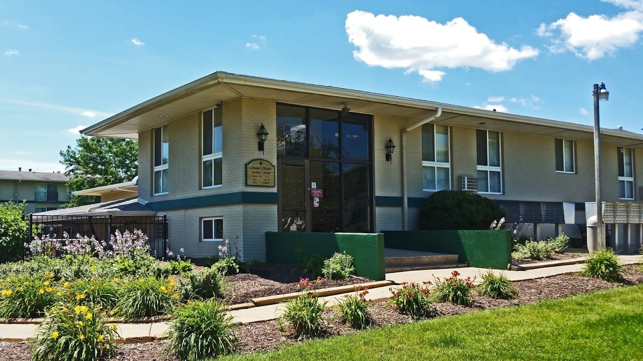 Amber Manor Apts