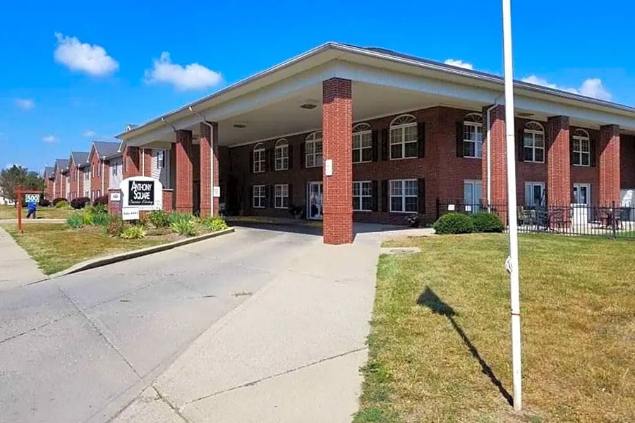 Anthony Square Apts