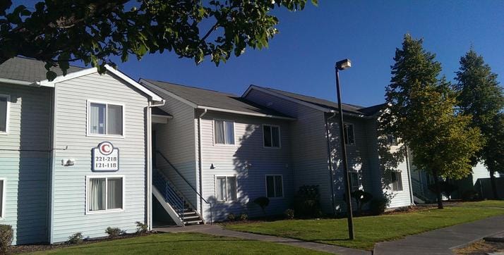 Applegate Trail Apts
