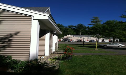 Applewood Apts