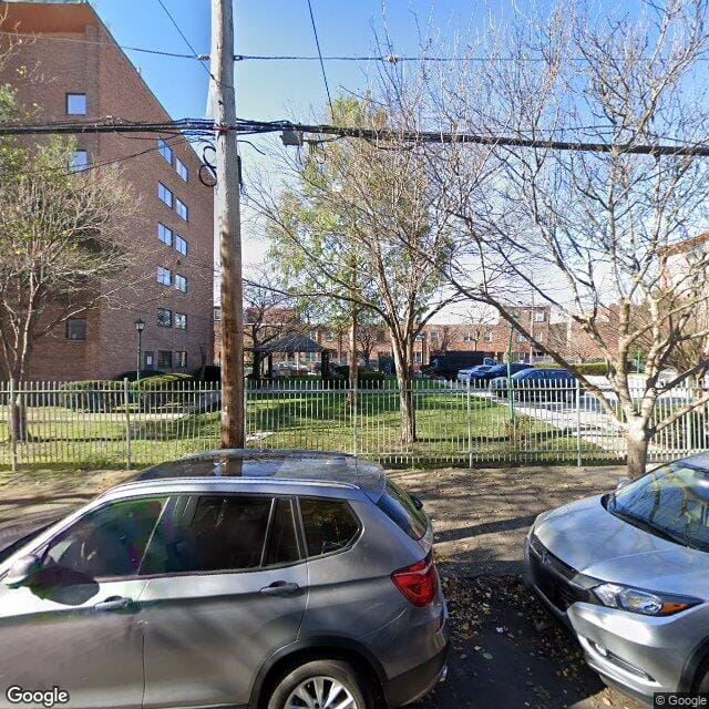 Artist Village Apts