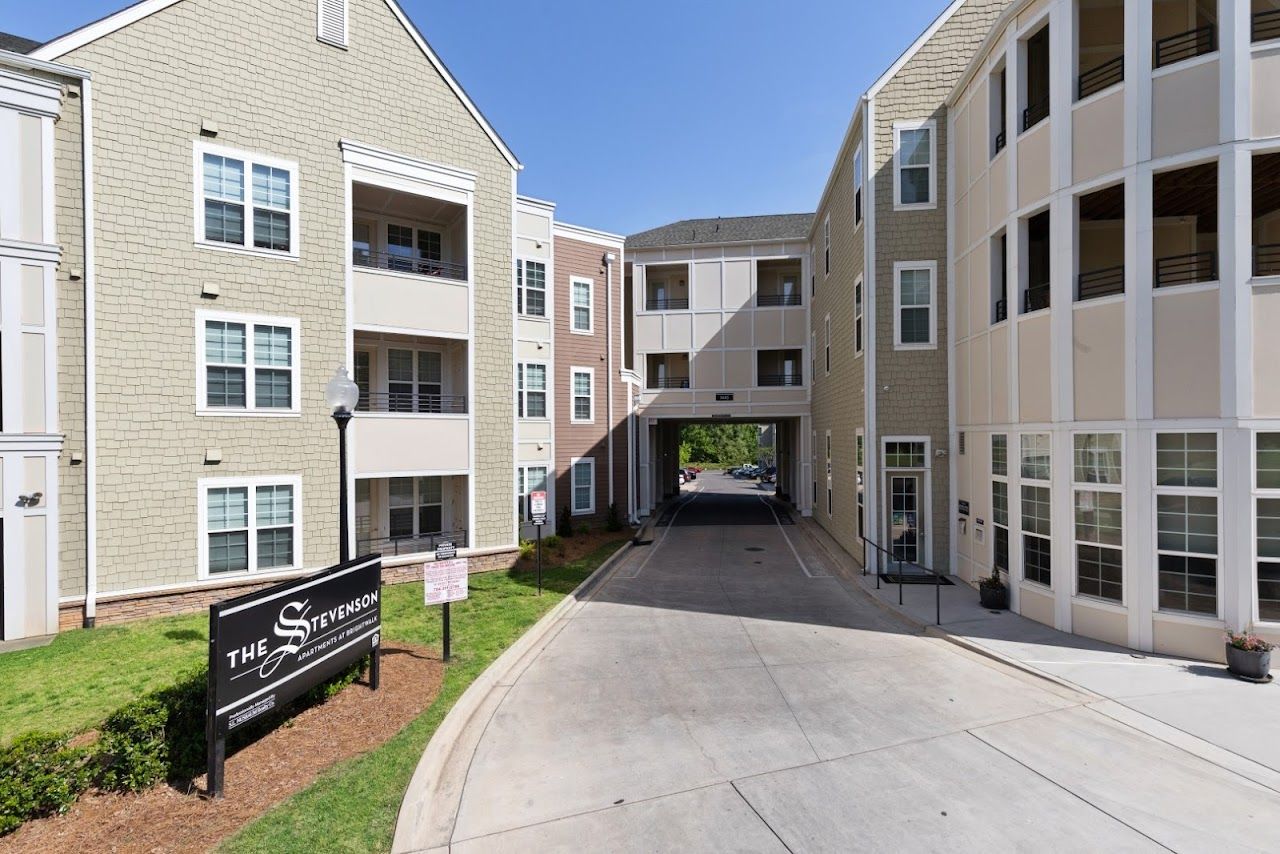 Atando Ave Apartments