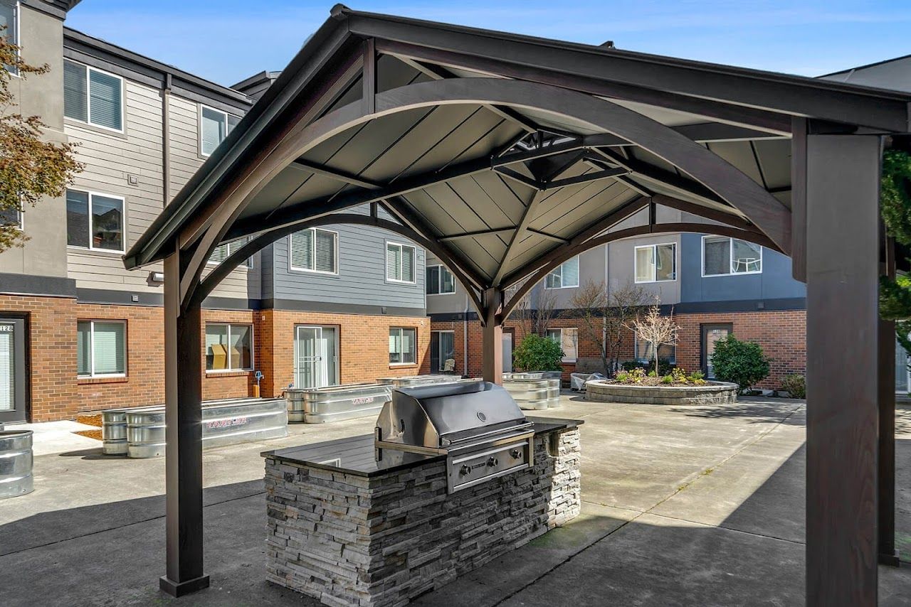 Auburn Court Apartments
